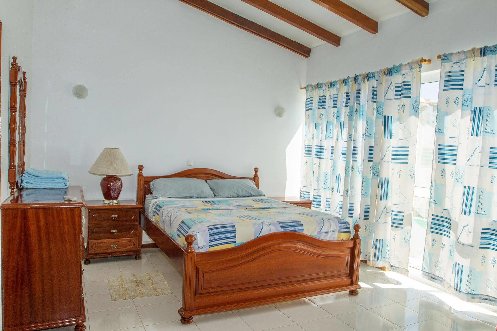 Bed and Breakfast Arla Residential Mindelo Exterior foto